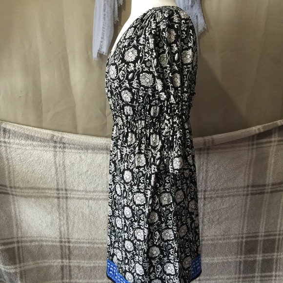 GORGEOUS MAX STUDIO BLACK CREAM FLORAL MINI DRESS - Picture 2 of 7